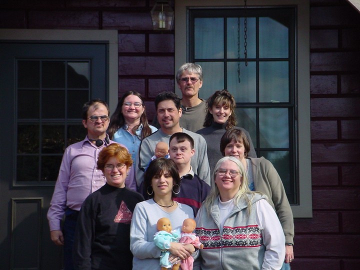 Rosa, George, Diane, Mike, Doris, Michelle and others posed outside.